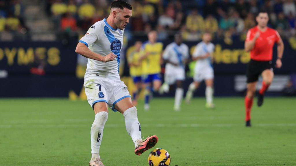 Lucas Pérez en un partido con el Dépor.
