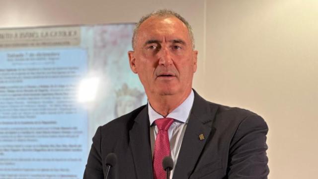 El alcalde de Segovia, José Mazarías, presenta el Tributo a Isabel la Católica