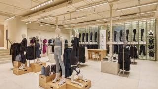 Interior de la nueva tienda de Oysho de la plaza de Lugo