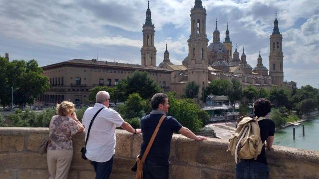 Turistas en Zaragoza.