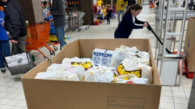 Gadis colabora con la Gran Recogida del Banco de Alimentos.