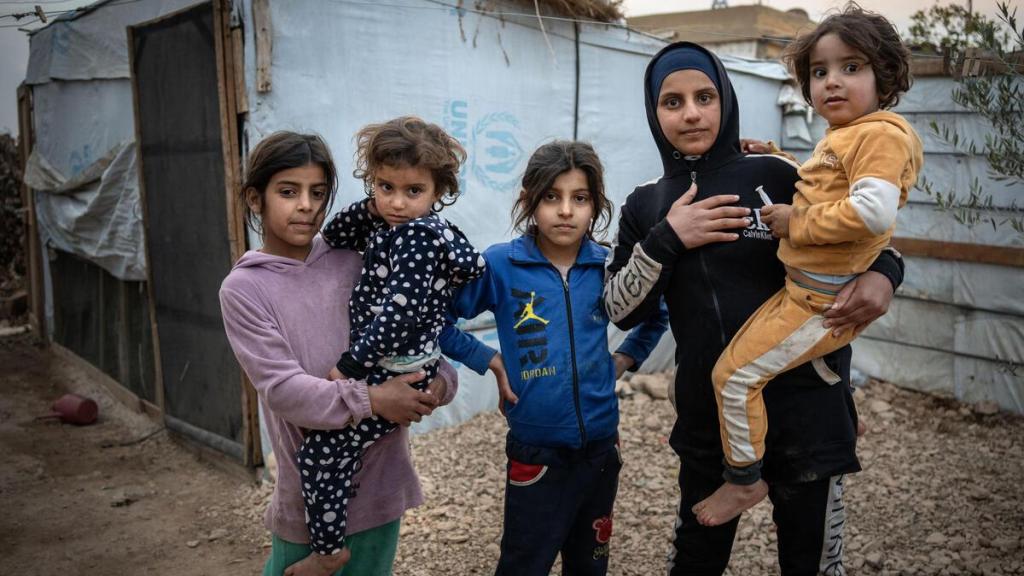 Un grupo de niñas sirias en el campo de refugiados de Al Qaa en Líbano.