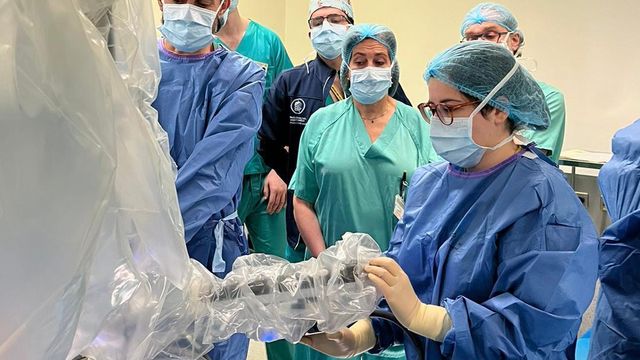 Cirugía con el robot ‘Da Vinci’ en el hospital Clínico de Valladolid
