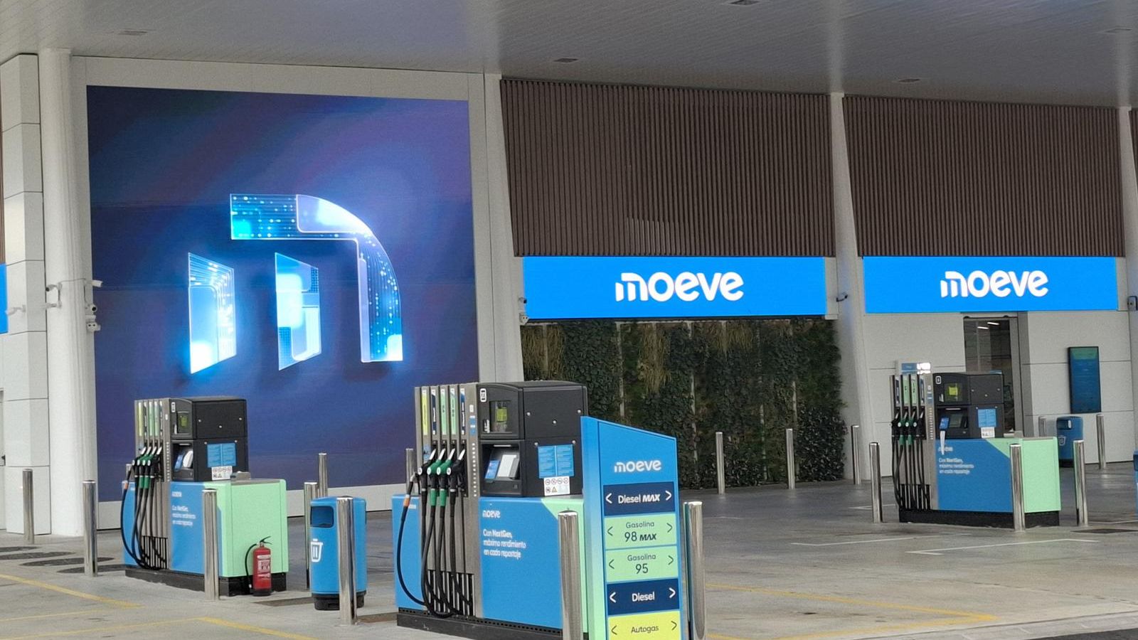 Nueva estación de servicio de Campo de las Naciones de Moeve.