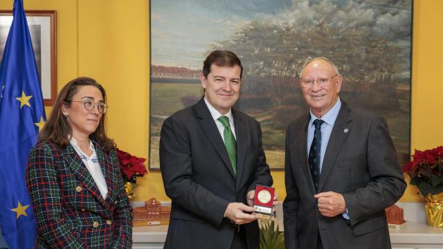 El presidente de la Junta, Alfonso Fernández Mañueco, durante la recepción de la Medalla de Oro del XV Congreso Nacional de Comunidades de Regantes