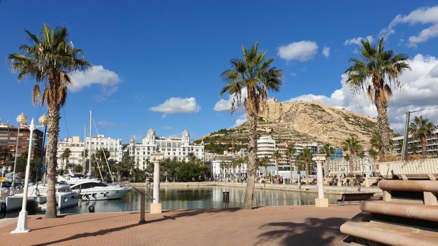 Vista a la ciudad de Alicante.
