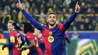 Ferran Torres celebra uno de sus goles contra el Dortmund.