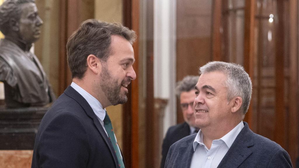 Juanfran Serrano junto a Santos Cerdán, en el Congreso de los Diputados.