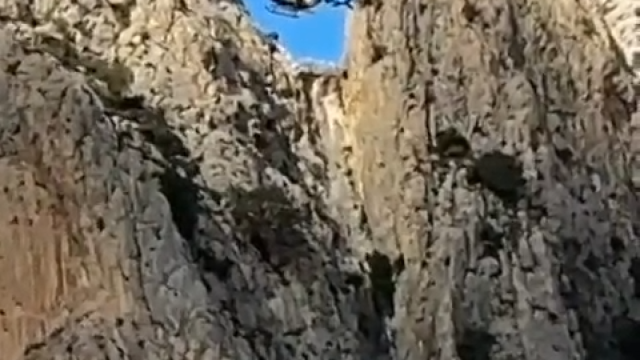 Vídeo del rescate del senderista que ha fallecido tras una caída en El Chorro.