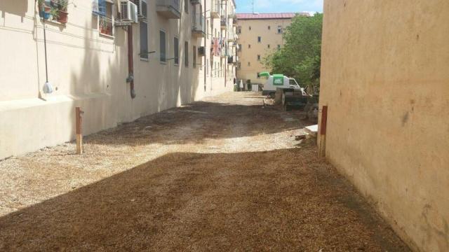 Vista trasera de la calle Víctor Espinós de Alcoy, donde se ha producido el incendio.