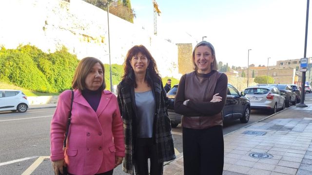 La subdelegada del Gobierno, Rosa López, la ministra Ana Redondo, e Isabel Blanco, vicepresidenta de la Junta