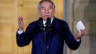 Francois Bayrou, durante la ceremonia para el paso del testigo en el Hotel Matignon en París.
