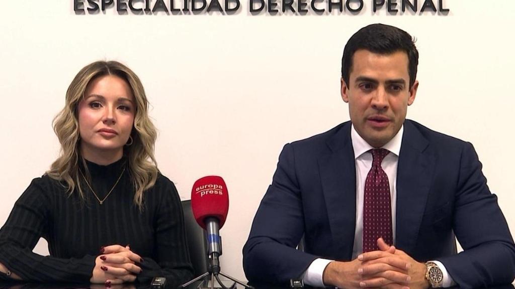 Los abogados de la familia de Edwin Arrieta en rueda de prensa.