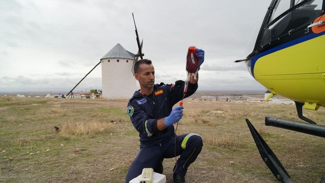 Castilla-La Mancha supera las 100 transfusiones sanguíneas en helicóptero sanitario.