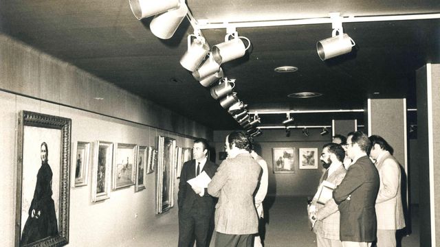 La sala de exposiciones en 1973 con la muestra 'Siglo y Medio de Pintura Alicantina'.