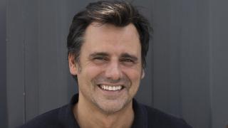 El año ganador de Ion Aramendi, el nuevo 'niño bonito' de Mediaset: de su éxito en la tele a su sólido matrimonio