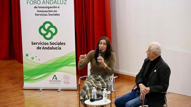 La consejera de Inclusión Social, Juventud, Familias e Igualdad, Loles López, durante la inauguración en Huelva del segundo Foro Andaluz de Investigación e Innovación en Servicios Sociales..