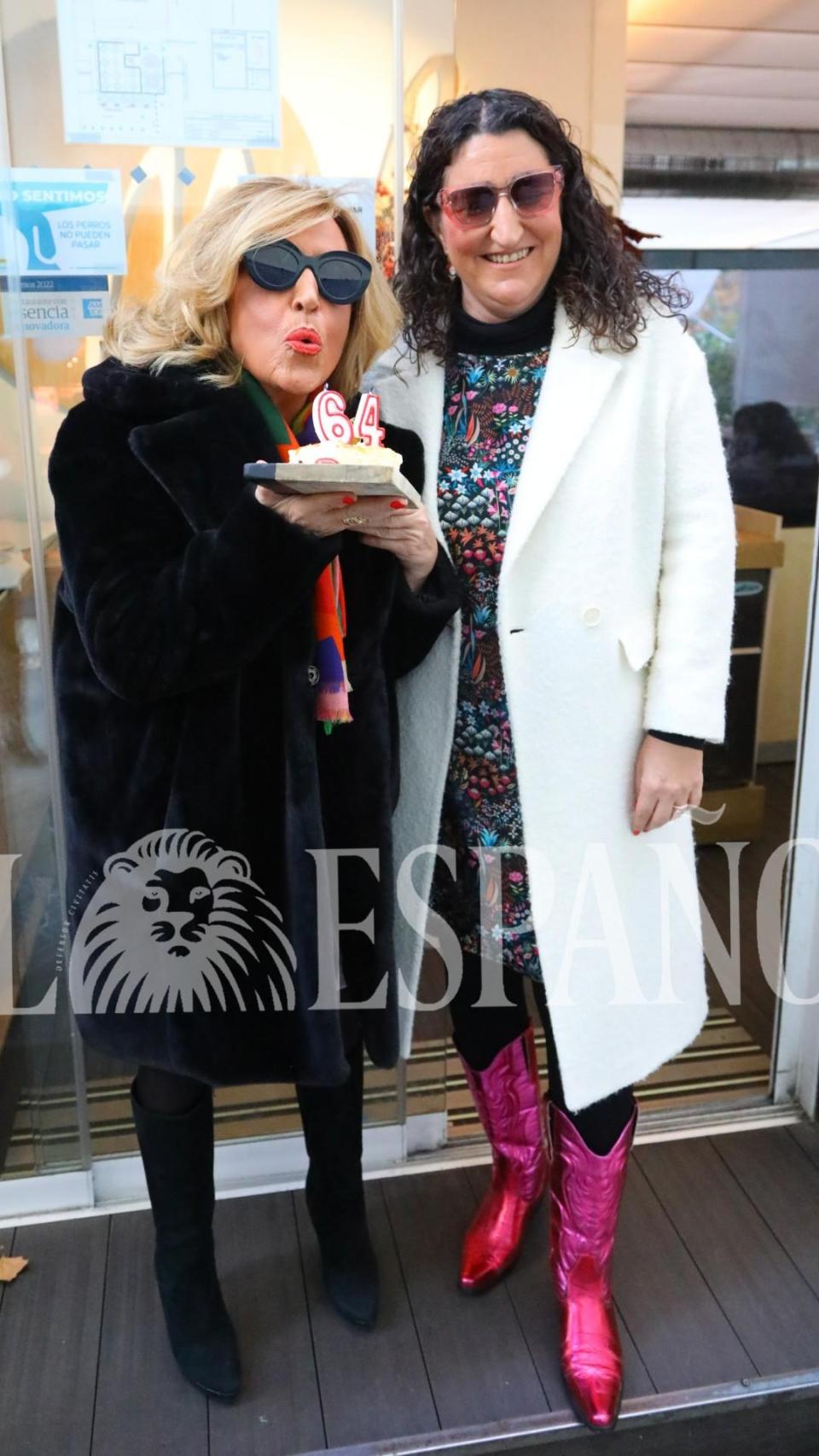 Lydia Lozano con su sobrina.