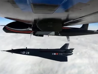 Vehículo hipersónico MD-19 desplegándose desde un dron