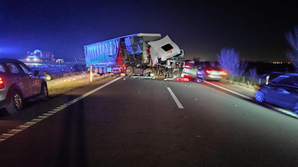 Imagen del siniestro mortal en la AP-68 en sentido Zaragoza.