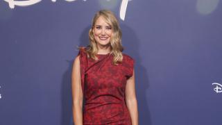 El conjunto más rompedor y llamativo lo tiene Alba Carrillo: brilla en la Navidad con este dos piezas de la firma Lolina