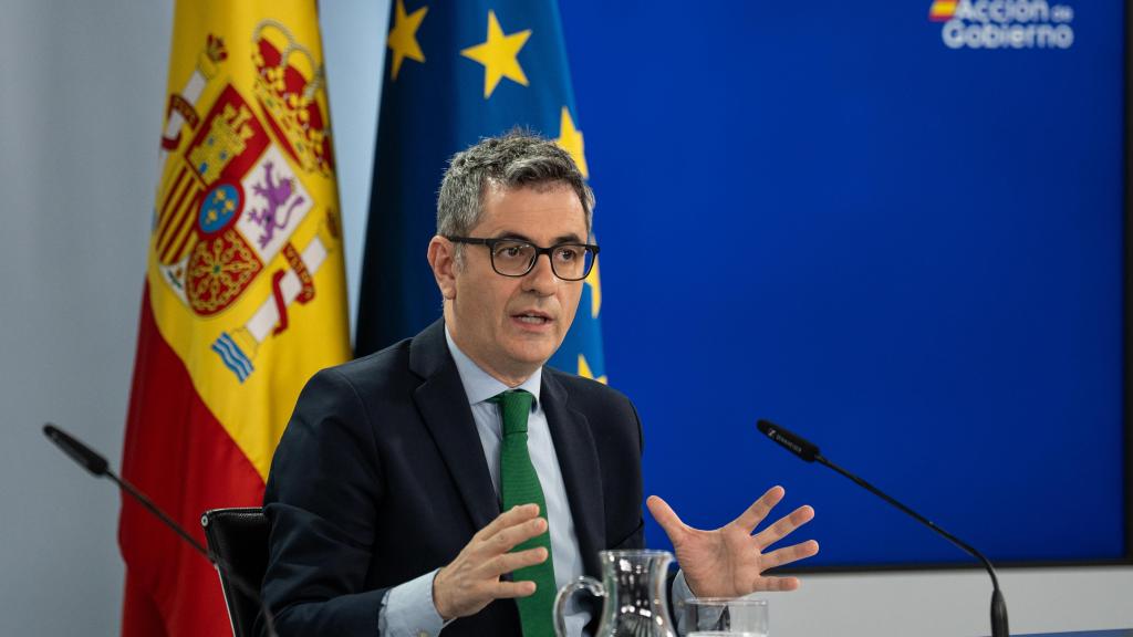 El ministro de la Presidencia, Justicia y Relaciones con las Cortes, Félix Bolaños, interviene durante una rueda de prensa posterior al Consejo de Ministros.