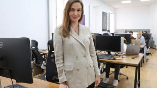 Lena Hackelöer en la oficina de Málaga.