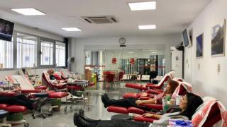 Donantes de sangre en la sede del Banco de Sangre y Tejidos de Aragón