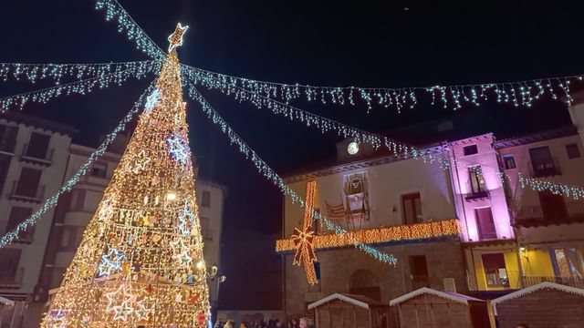 La ciudad perfecta, a una hora de Zaragoza, para una escapada en Navidad: con una feria infantil y un tren por las calles