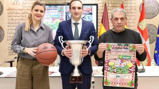 Presentación del trofeo navideño Caja Rural