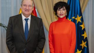 El ministro de Industria y Turismo, Jordi Hereu, y la consejera delegada de PYMAR, Almudena López del Pozo.