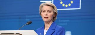 Ursula von der Leyen, presidenta de la Comisión Europea, está a favor de apoyar el automóvil.