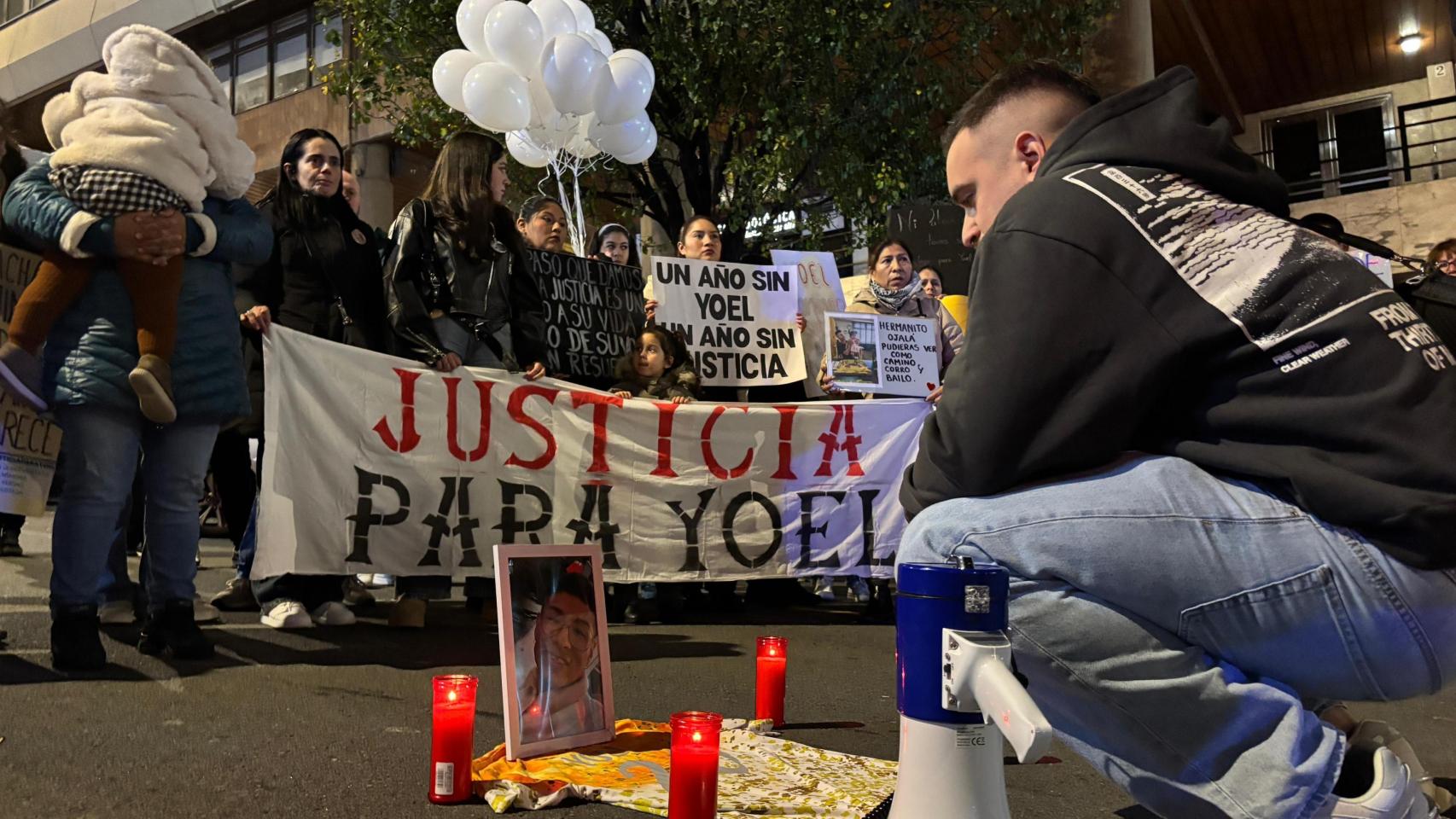 Concentración en memoria de Yoel Quispe.