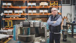 Lo que hoy es una empresa que cuenta entre sus clientes a las mayores empresas energéticas de España, como Endesa, Acciona o Iberdrola, comenzó hace más de 80 años como un taller de producción de herramientas agrícolas.