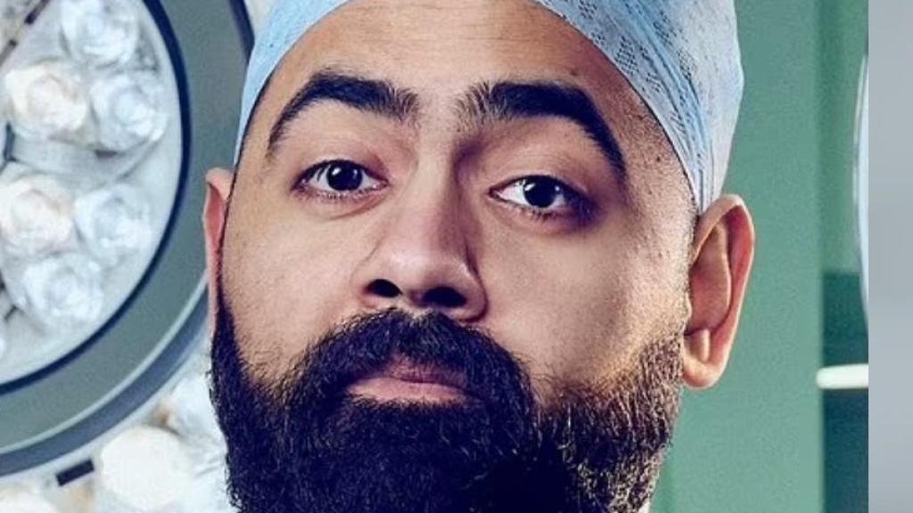 Dr. Karan Rajan y un enjuague bucal.