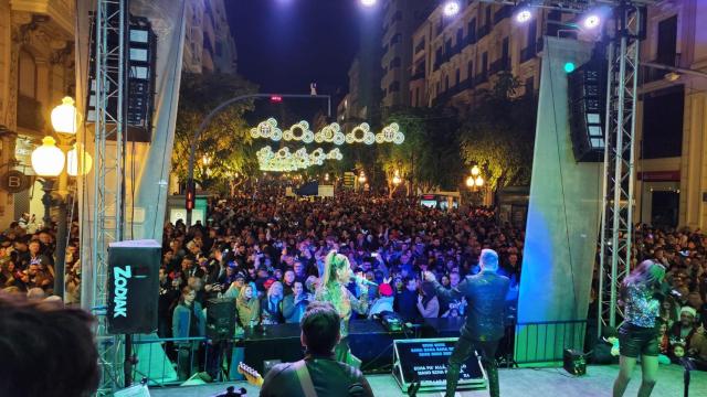 Alicante celebra la entrada de 2025