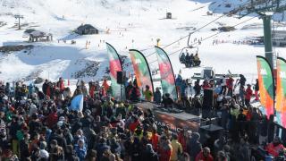 En Formigal-Panticosa, la jornada comenzó con las campanadas internacionales en la Terraza Boutique Sarrios by Veuve Clicquot