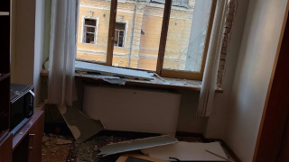 Interior del Parlamento ucraniano dañado por el ataque ruso el día de Año Nuevo.