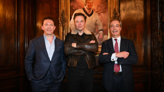 Elon Musk y Nigel Farage en la residencia de Donald Trump en Mar-a-Lago tras la victoria de Donald Trump en las elecciones estadounidenses.