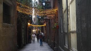 El barrio más gastronómico de Barcelona: vinos naturales, repostería de autor, pinchos vascos y premiadas coctelerías