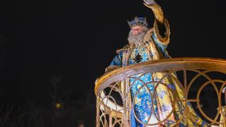 El rey Melchor en su nueva carroza en la Cabalgata de Madrid.