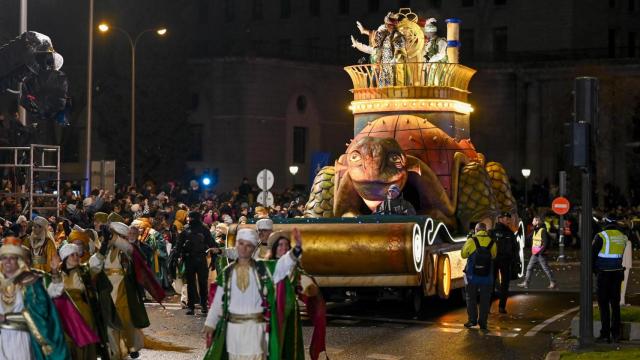 La carroza de Baltasar en la Cabalgata de Reyes Magos en Madrid de 2025.
