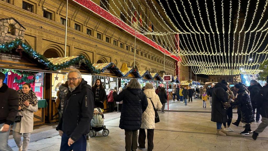 El Mercado Navideño de la Plaza del Pilar, en Zaragoza.