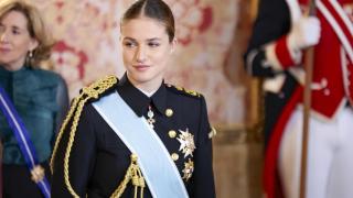 La princesa Leonor con uniforme de guardiamarina en la Pascua Militar.