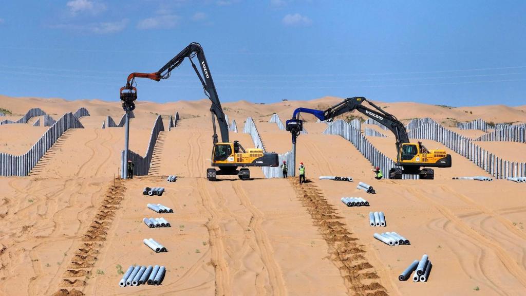 Fase de construcción de la planta solar del desierto de Kubuqi