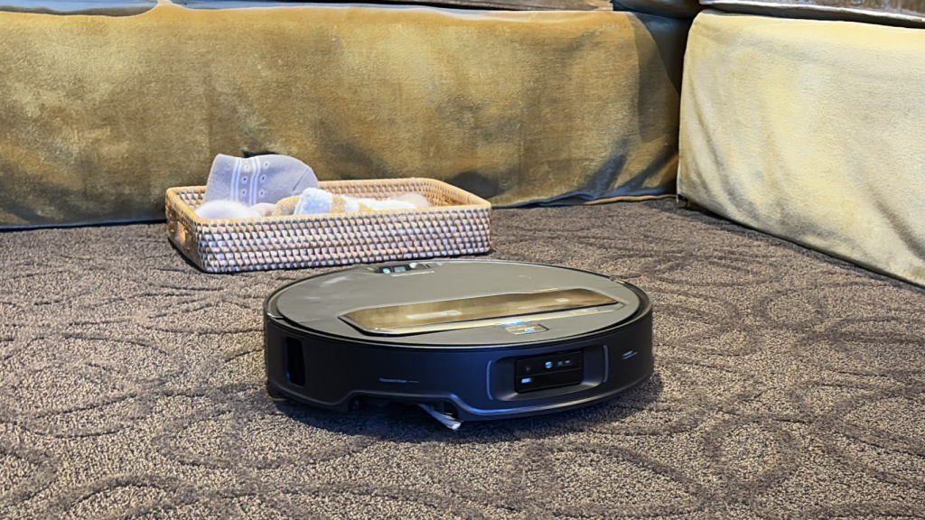 Parte frontal del Roborock Saros Z70