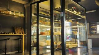 Así es la nueva tienda de quesos que se esconde en el barrio madrileño de Arganzuela: