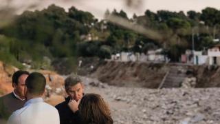 Alberto Núñez Feijóo, presidente del PP, en el barranco del Poyo, a su paso por Torrent (Valencia).