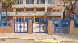 Entrada al IES Gerena, donde cursaba sus estudios el fallecido por apuñalamiento.