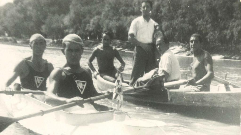 Imagen antigua de piragüismo.
